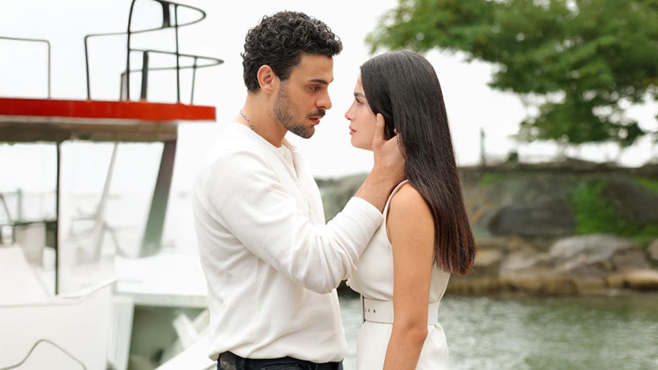 مسلسل عيناك كالبحر الاسود الحلقة 1 مترجم قصة عشق
